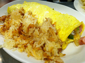 Omelette and hash browns